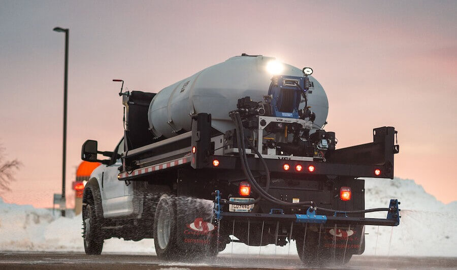 Liquid Deicing Service () Liquid Deicing Service ()